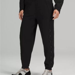 BNWT Lululemon black joggers with detail on side Size 18 $50